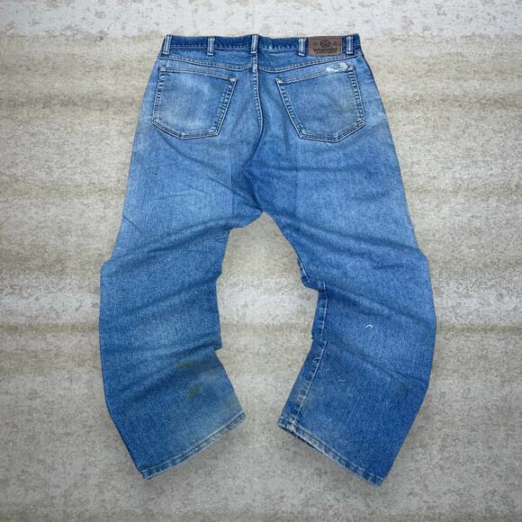 Wrangler Jeans Relaxed Fit Medium Wash Denim - Picture 1 of 4